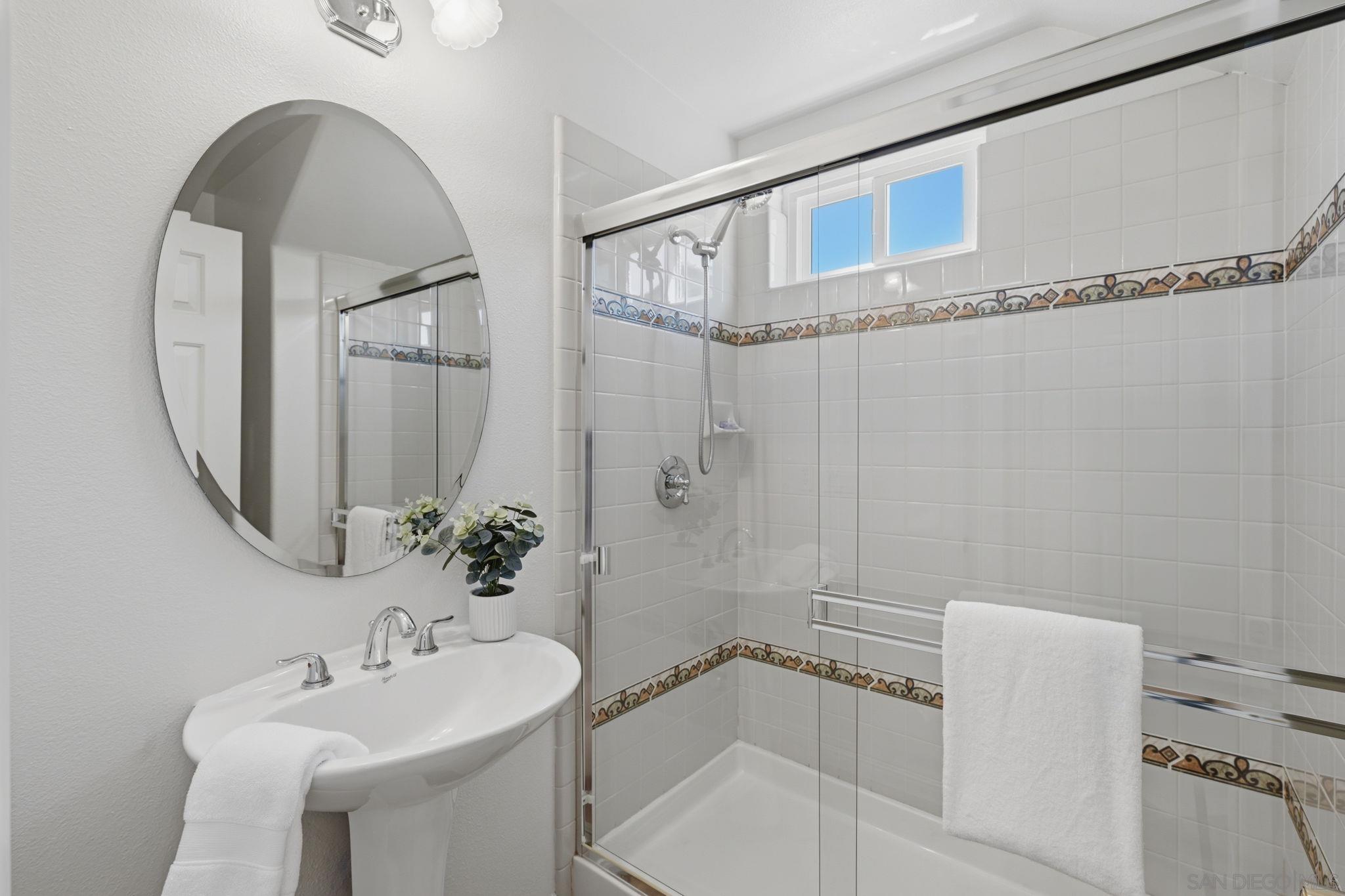 Detail Gallery Image 24 of 52 For 3394  Holly Oak Ln, Escondido,  CA 92027 - 5 Beds | 3 Baths