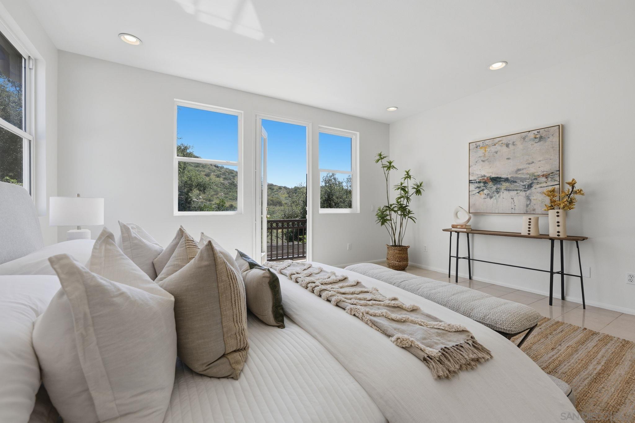 Detail Gallery Image 28 of 52 For 3394  Holly Oak Ln, Escondido,  CA 92027 - 5 Beds | 3 Baths