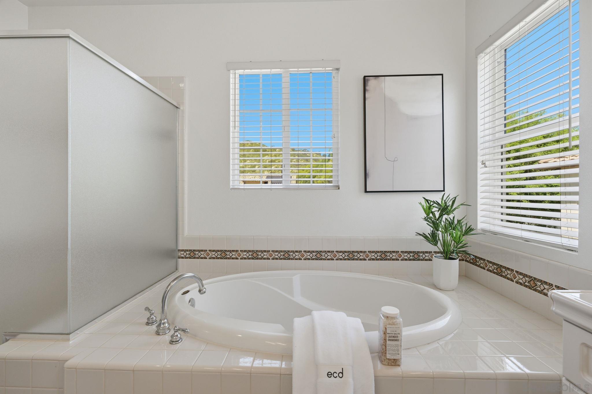 Detail Gallery Image 33 of 52 For 3394  Holly Oak Ln, Escondido,  CA 92027 - 5 Beds | 3 Baths