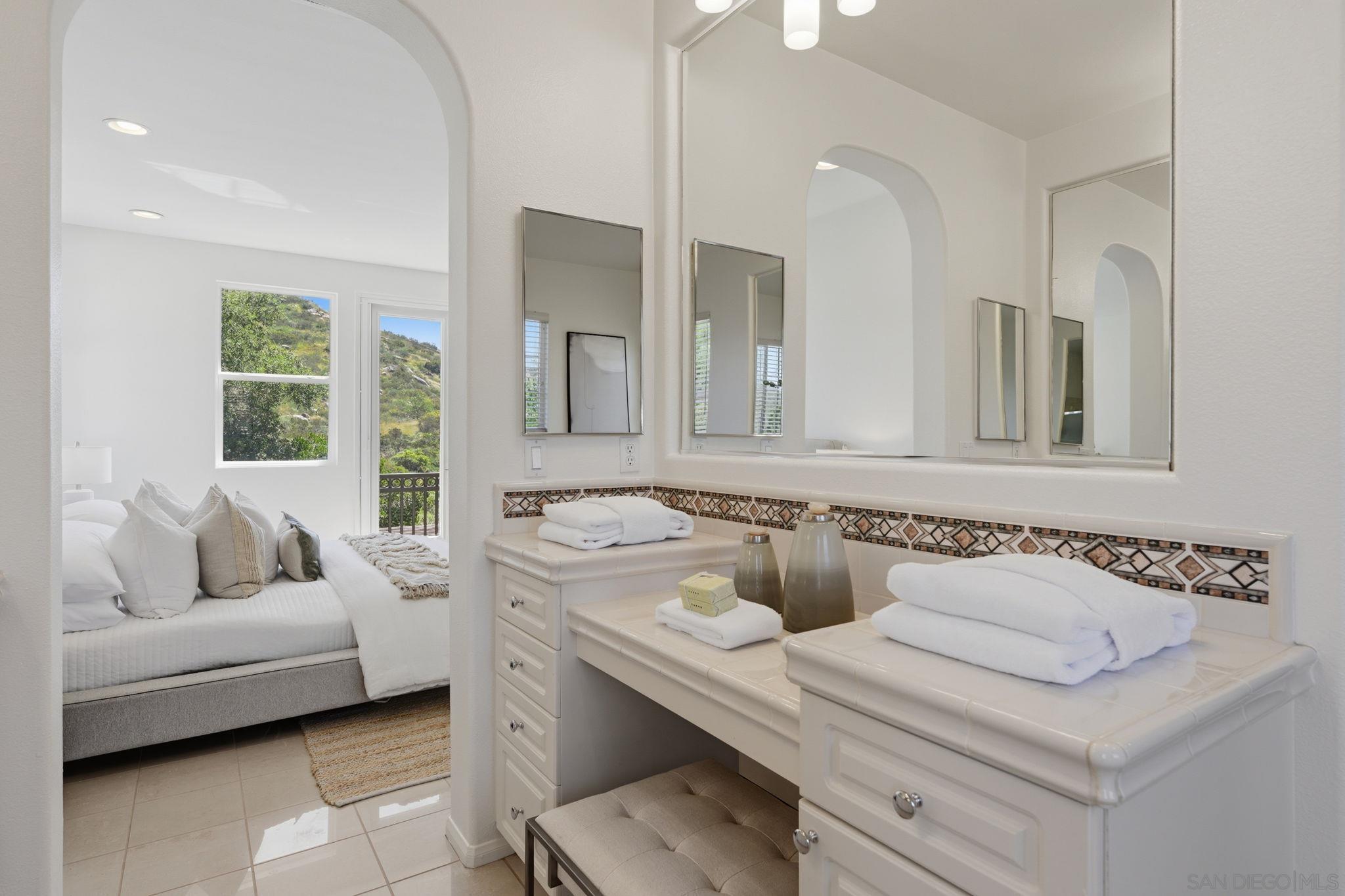 Detail Gallery Image 34 of 52 For 3394  Holly Oak Ln, Escondido,  CA 92027 - 5 Beds | 3 Baths