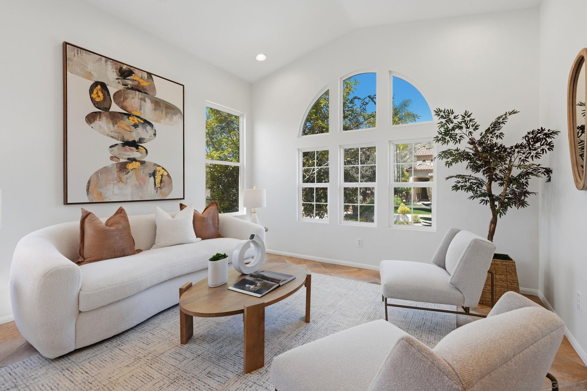 Detail Gallery Image 5 of 52 For 3394  Holly Oak Ln, Escondido,  CA 92027 - 5 Beds | 3 Baths