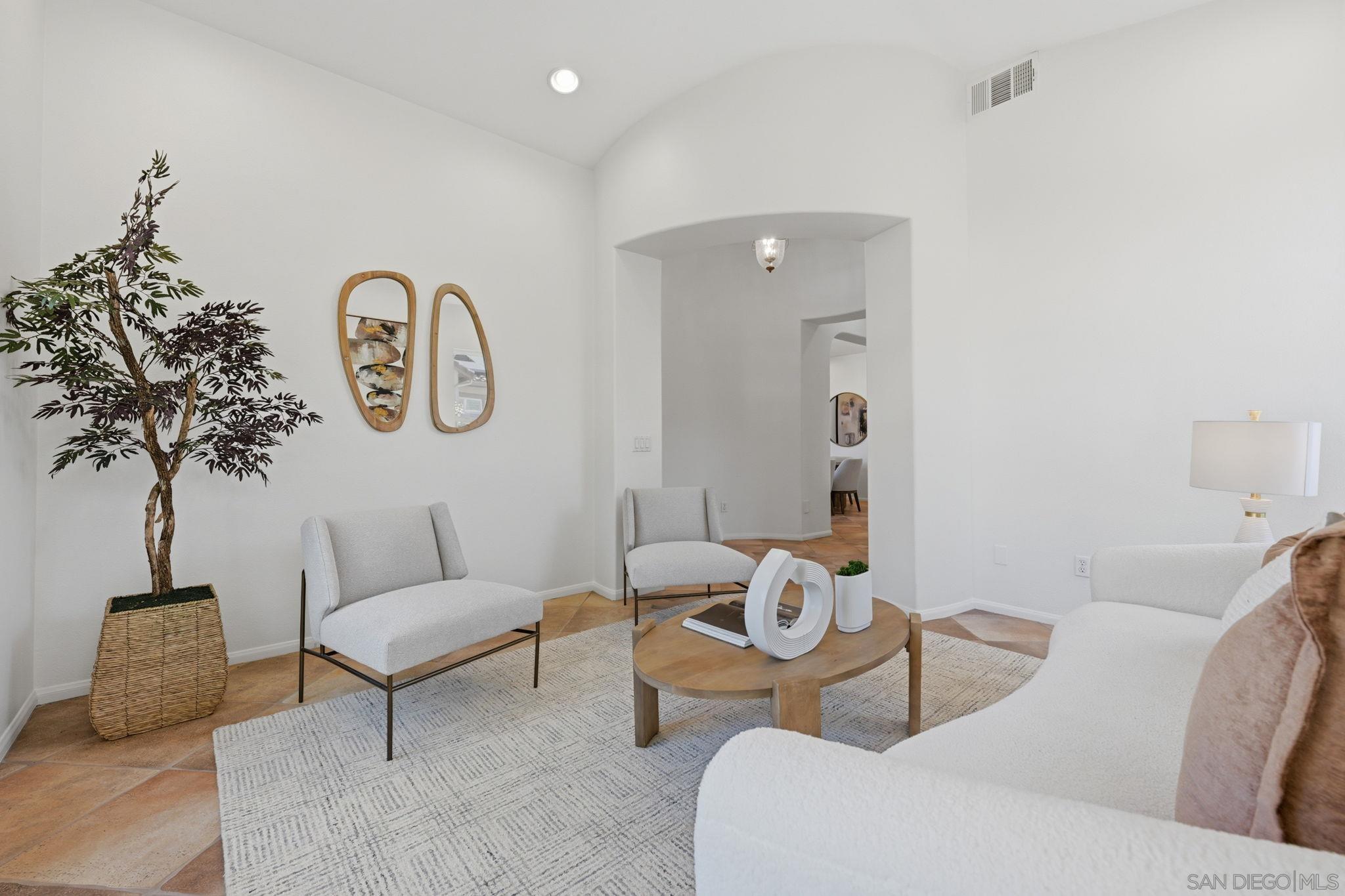 Detail Gallery Image 7 of 52 For 3394  Holly Oak Ln, Escondido,  CA 92027 - 5 Beds | 3 Baths