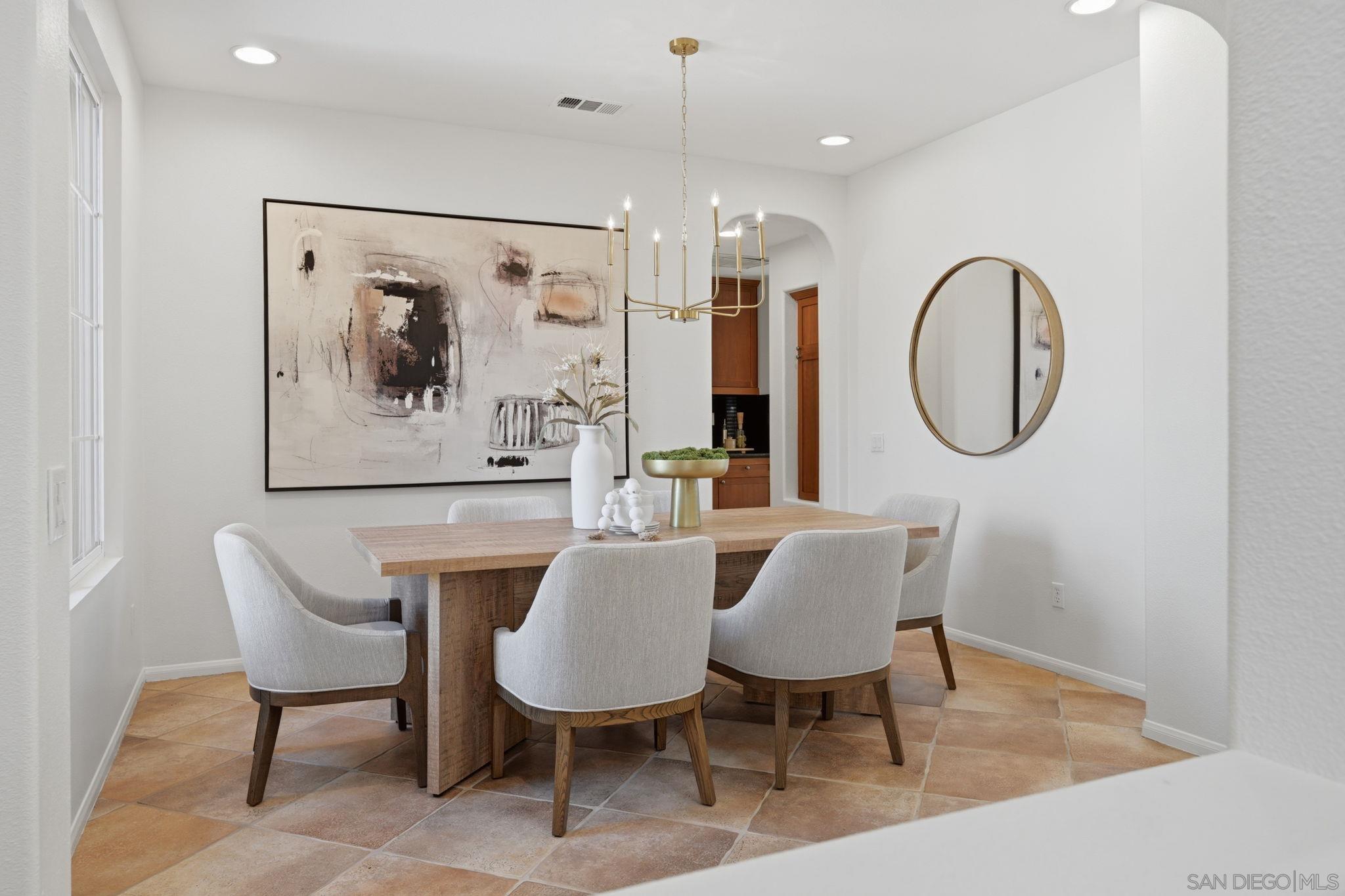 Detail Gallery Image 10 of 52 For 3394  Holly Oak Ln, Escondido,  CA 92027 - 5 Beds | 3 Baths