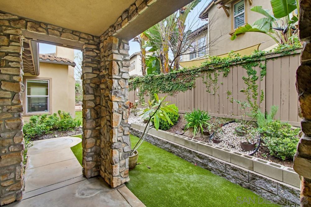 Detail Gallery Image 2 of 59 For 15702  New Park, San Diego,  CA 92127 - 4 Beds | 2/1 Baths