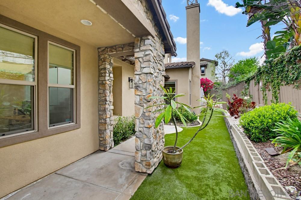 Detail Gallery Image 3 of 59 For 15702  New Park, San Diego,  CA 92127 - 4 Beds | 2/1 Baths