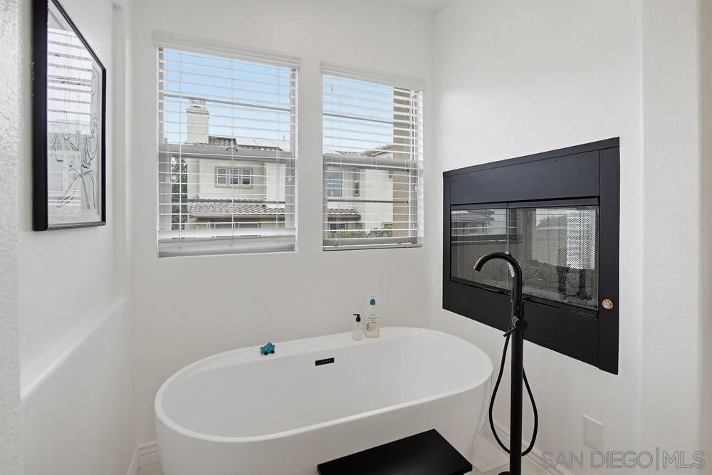 Detail Gallery Image 34 of 59 For 15702  New Park, San Diego,  CA 92127 - 4 Beds | 2/1 Baths