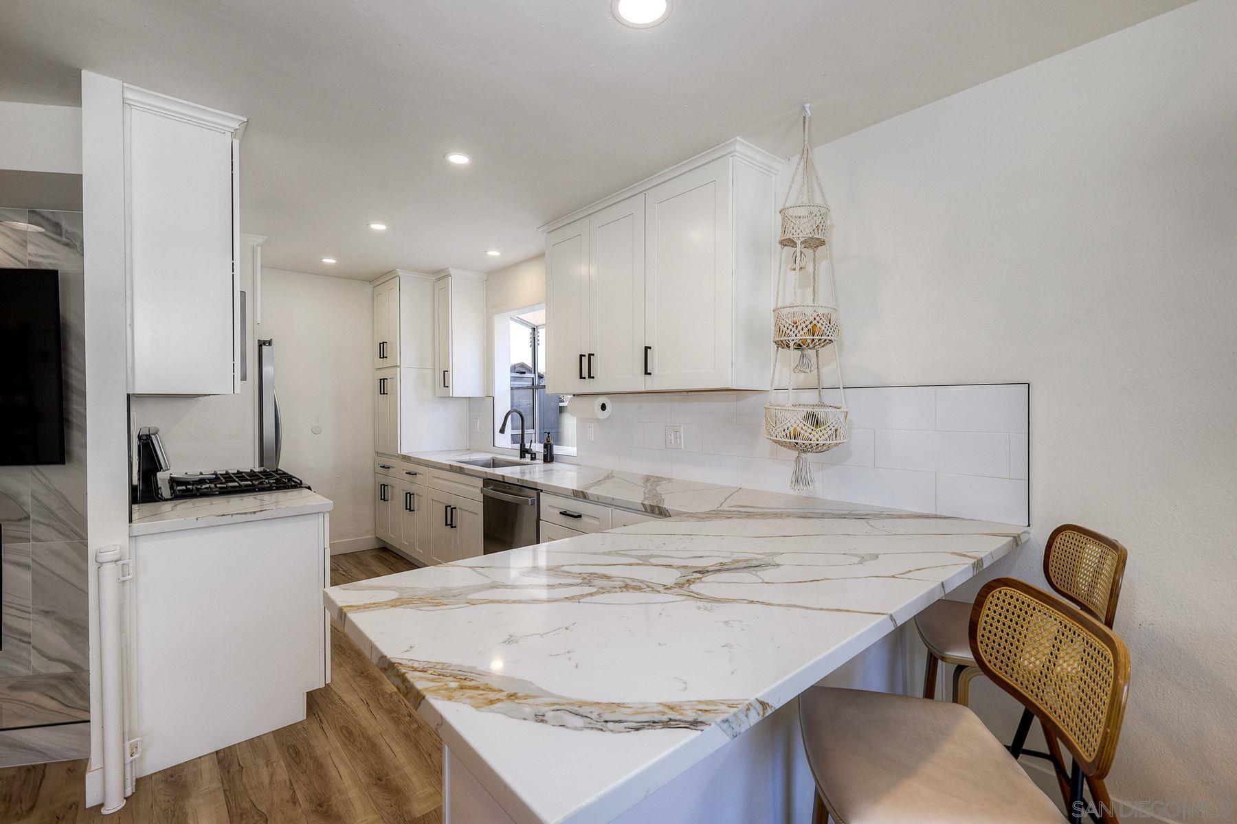 Detail Gallery Image 2 of 33 For 3063  Barnard  #1,  San Diego,  CA 92110 - 1 Beds | 1 Baths