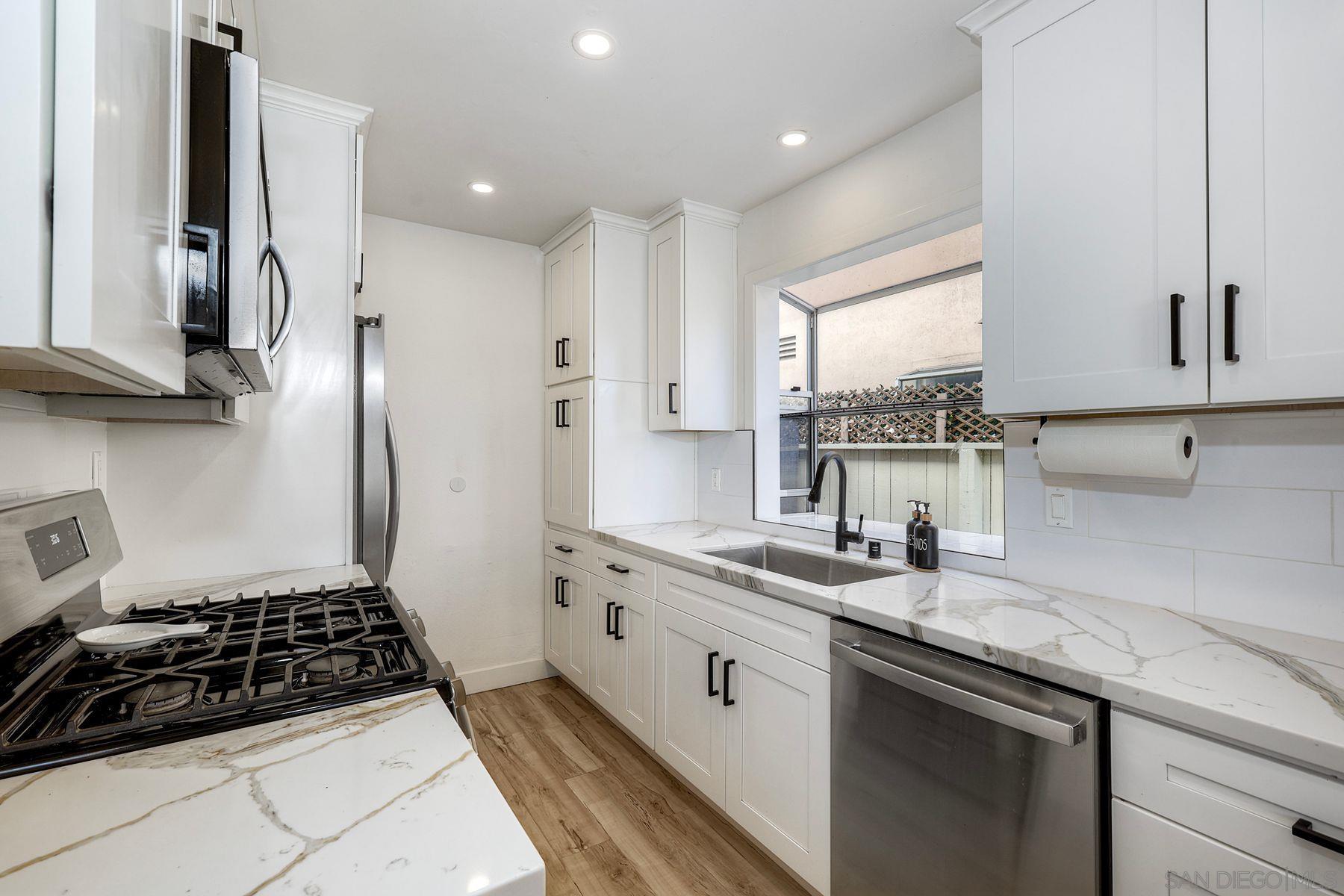 Detail Gallery Image 3 of 33 For 3063  Barnard  #1,  San Diego,  CA 92110 - 1 Beds | 1 Baths