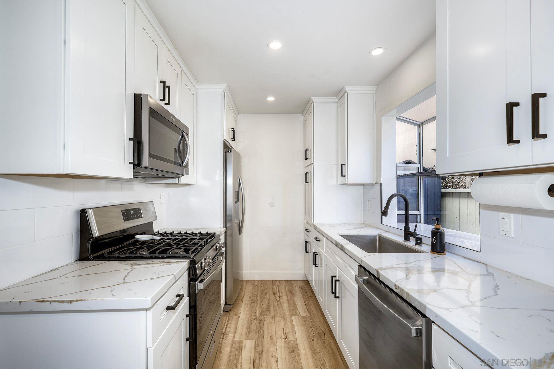 Detail Gallery Image 4 of 33 For 3063  Barnard  #1,  San Diego,  CA 92110 - 1 Beds | 1 Baths