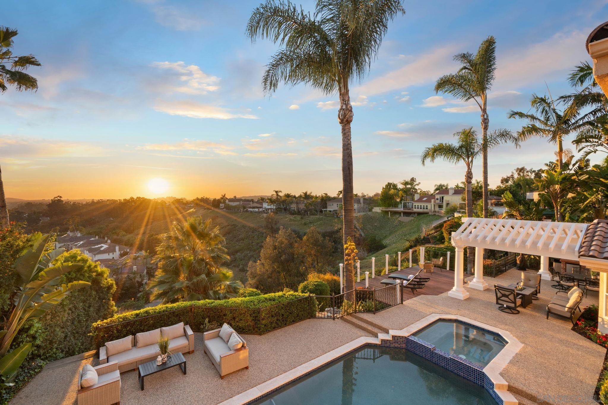 Detail Gallery Image 2 of 33 For 10776  Birch Bluff Ave, San Diego,  CA 92131 - 5 Beds | 3/1 Baths