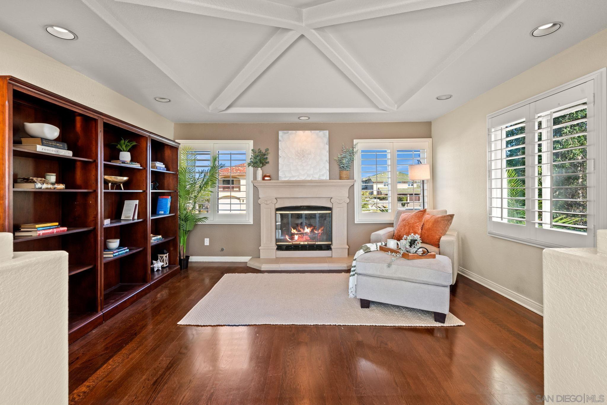 Detail Gallery Image 13 of 33 For 10776  Birch Bluff Ave, San Diego,  CA 92131 - 5 Beds | 3/1 Baths