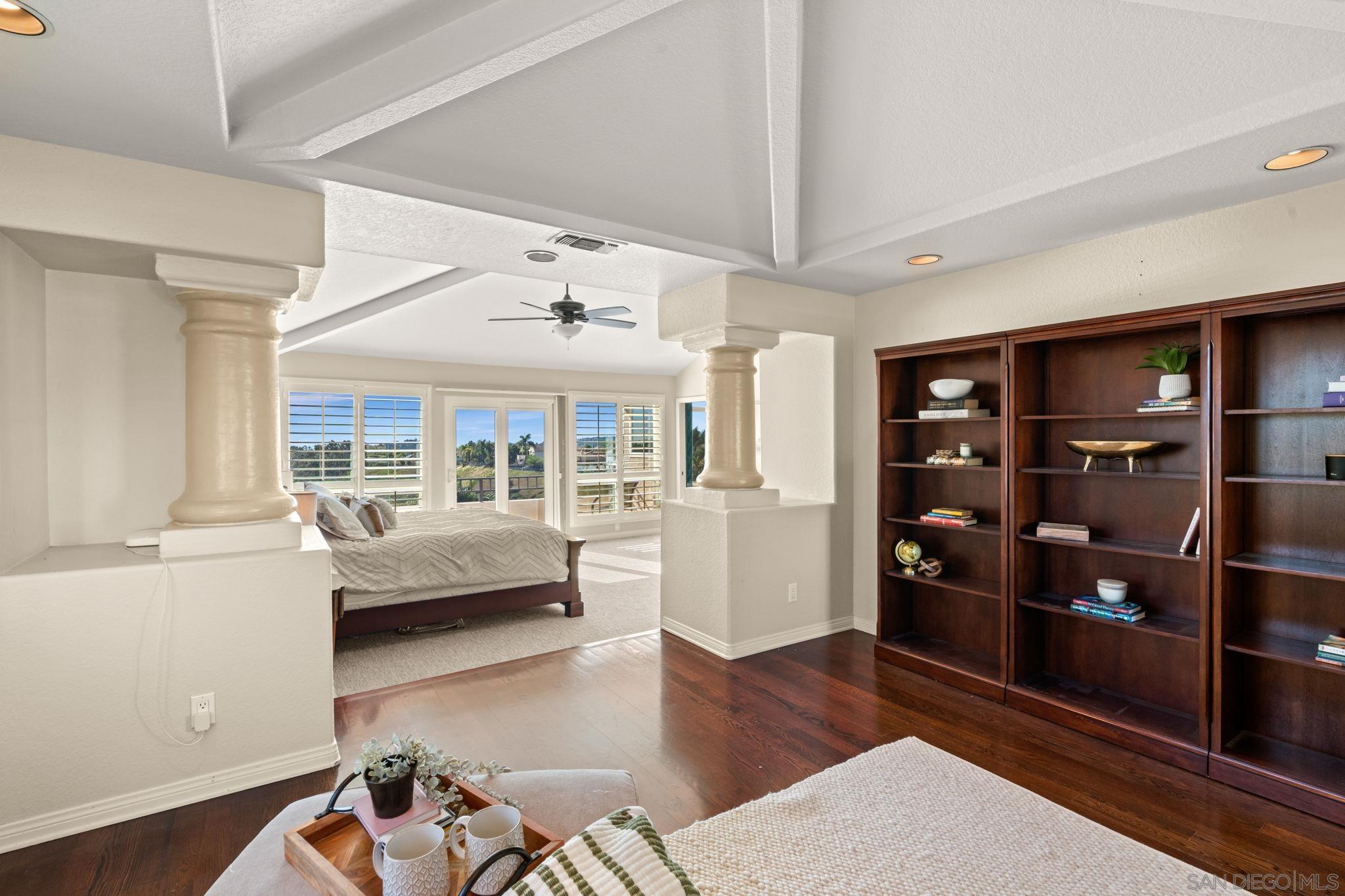 Detail Gallery Image 14 of 33 For 10776  Birch Bluff Ave, San Diego,  CA 92131 - 5 Beds | 3/1 Baths