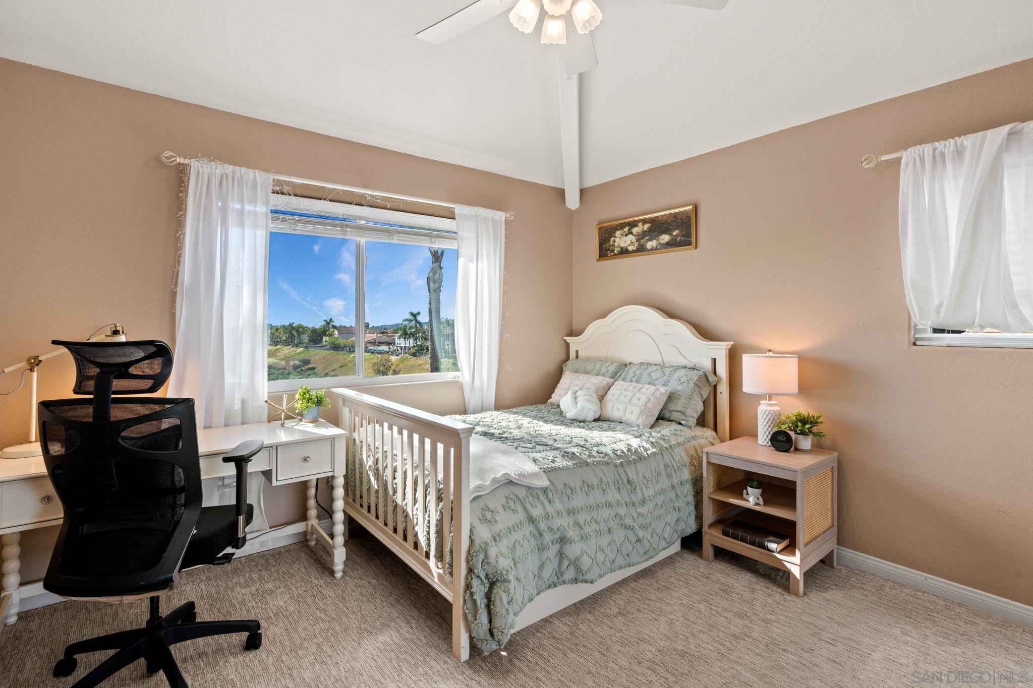 Detail Gallery Image 19 of 33 For 10776  Birch Bluff Ave, San Diego,  CA 92131 - 5 Beds | 3/1 Baths