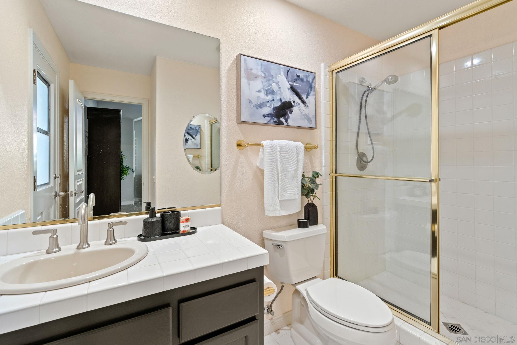 Detail Gallery Image 23 of 33 For 10776  Birch Bluff Ave, San Diego,  CA 92131 - 5 Beds | 3/1 Baths
