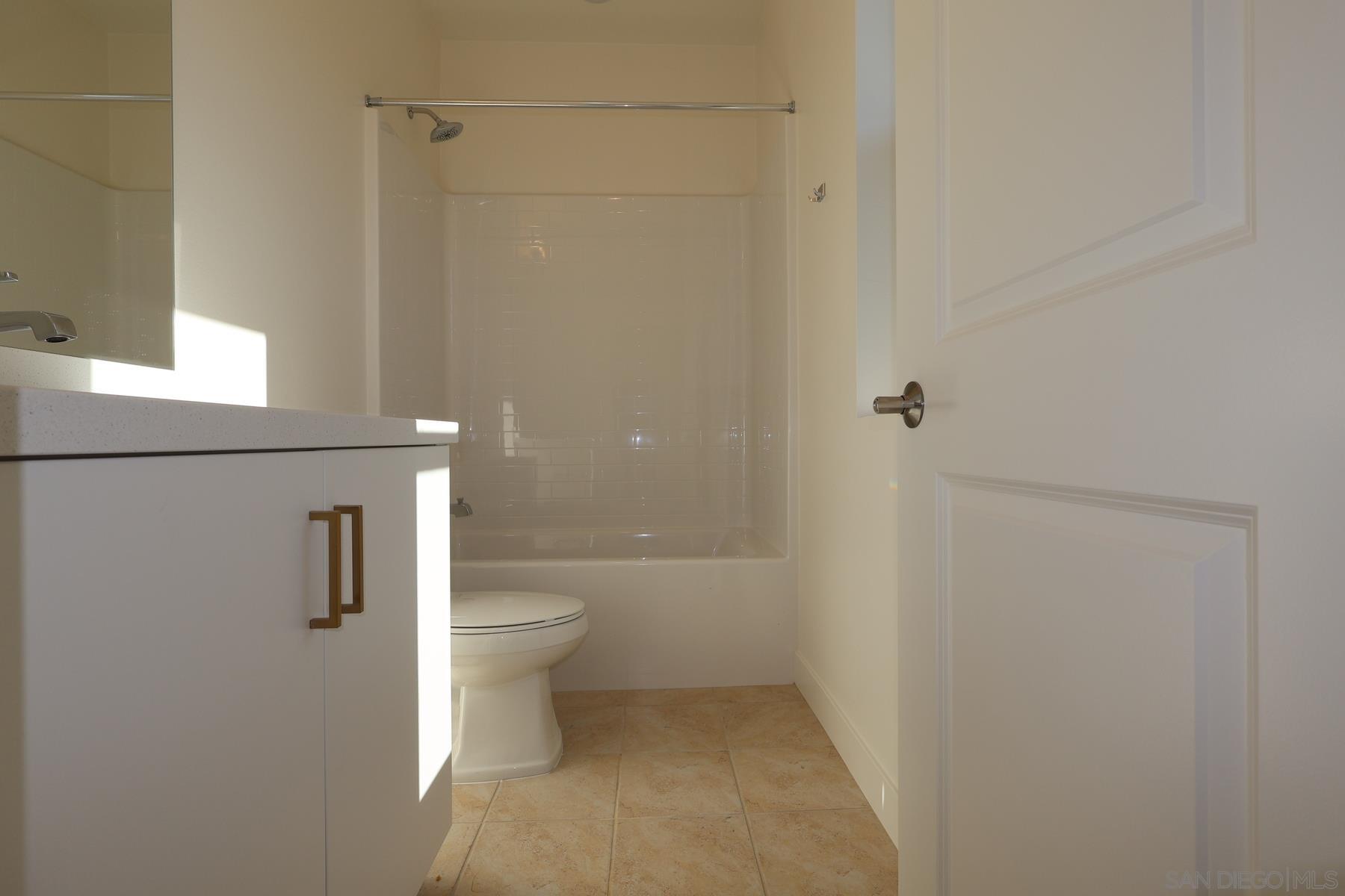 Detail Gallery Image 6 of 10 For 12821  Encantadora Lot 41  #UNIT 41,  San Diego,  CA 92129 - 3 Beds | 3/1 Baths