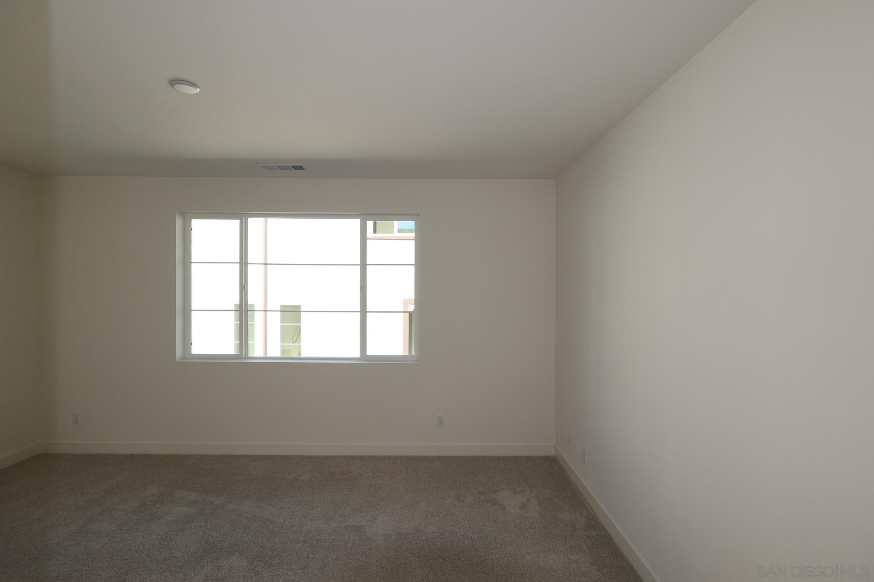 Detail Gallery Image 9 of 10 For 12821  Encantadora Lot 41  #UNIT 41,  San Diego,  CA 92129 - 3 Beds | 3/1 Baths