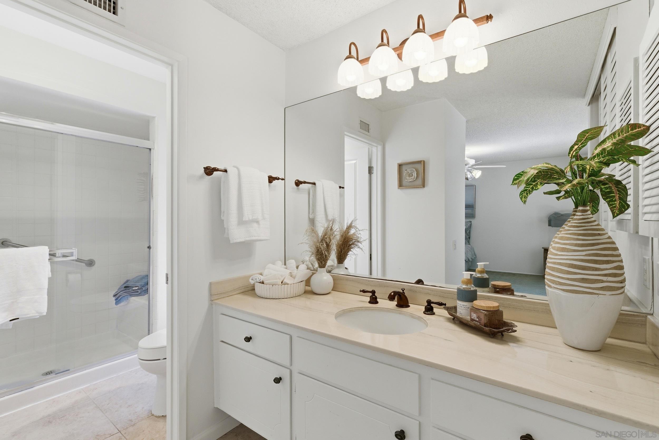 Detail Gallery Image 17 of 40 For 16118  Selva Dr, San Diego,  CA 92128 - 2 Beds | 2 Baths