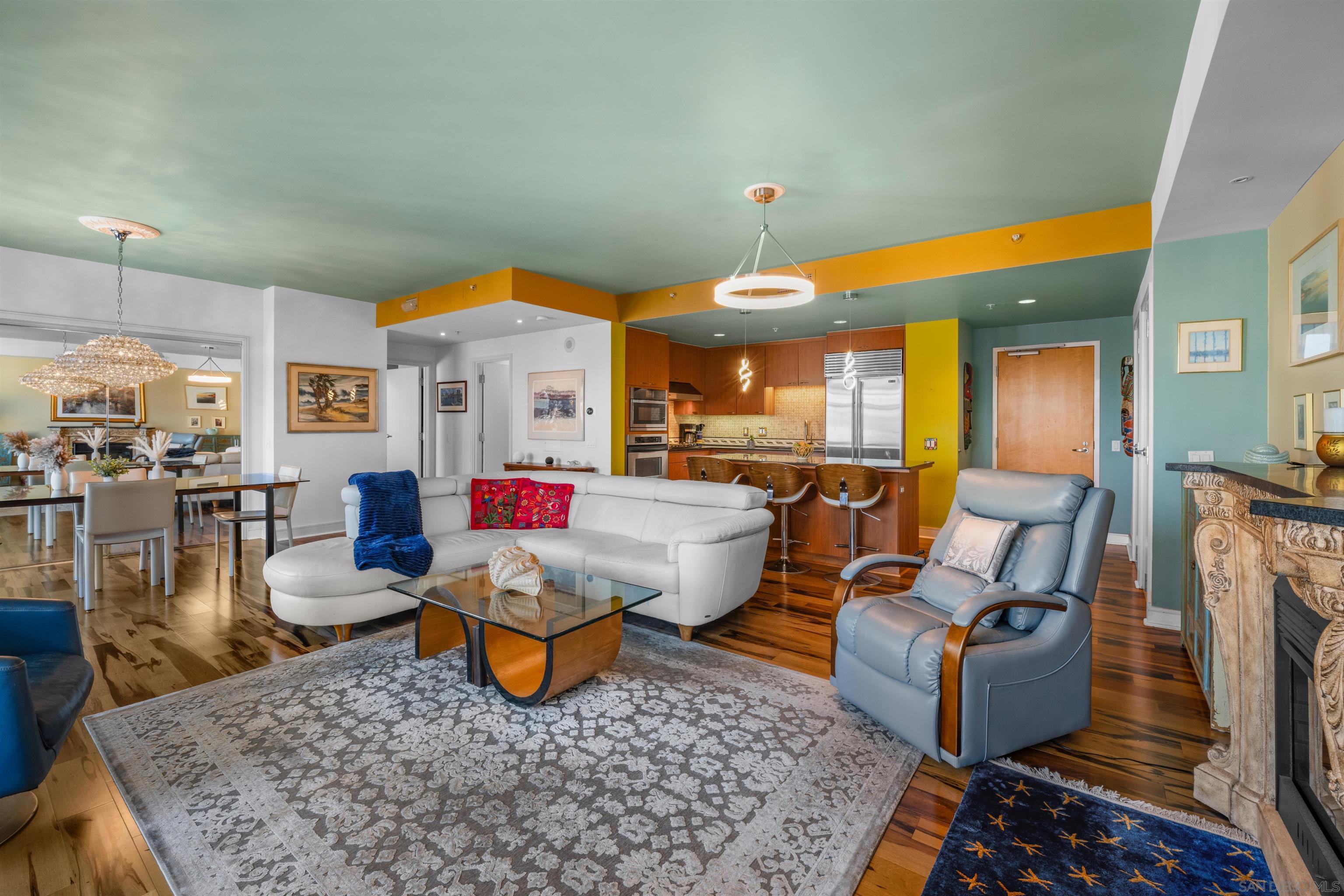 Detail Gallery Image 3 of 52 For 645  Front St  #1604,  San Diego,  CA 92101 - 1 Beds | 2 Baths