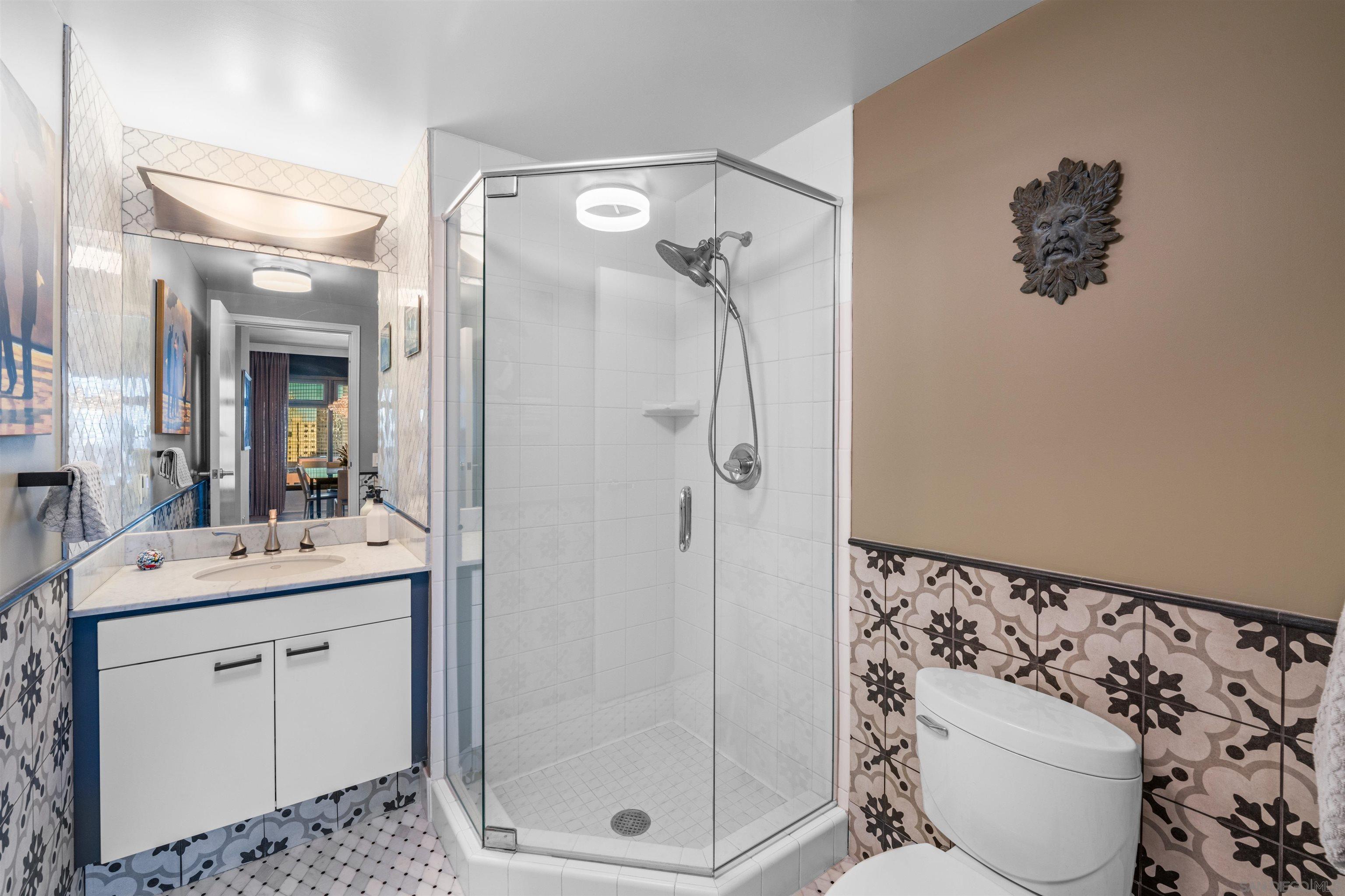 Detail Gallery Image 22 of 52 For 645  Front St  #1604,  San Diego,  CA 92101 - 1 Beds | 2 Baths