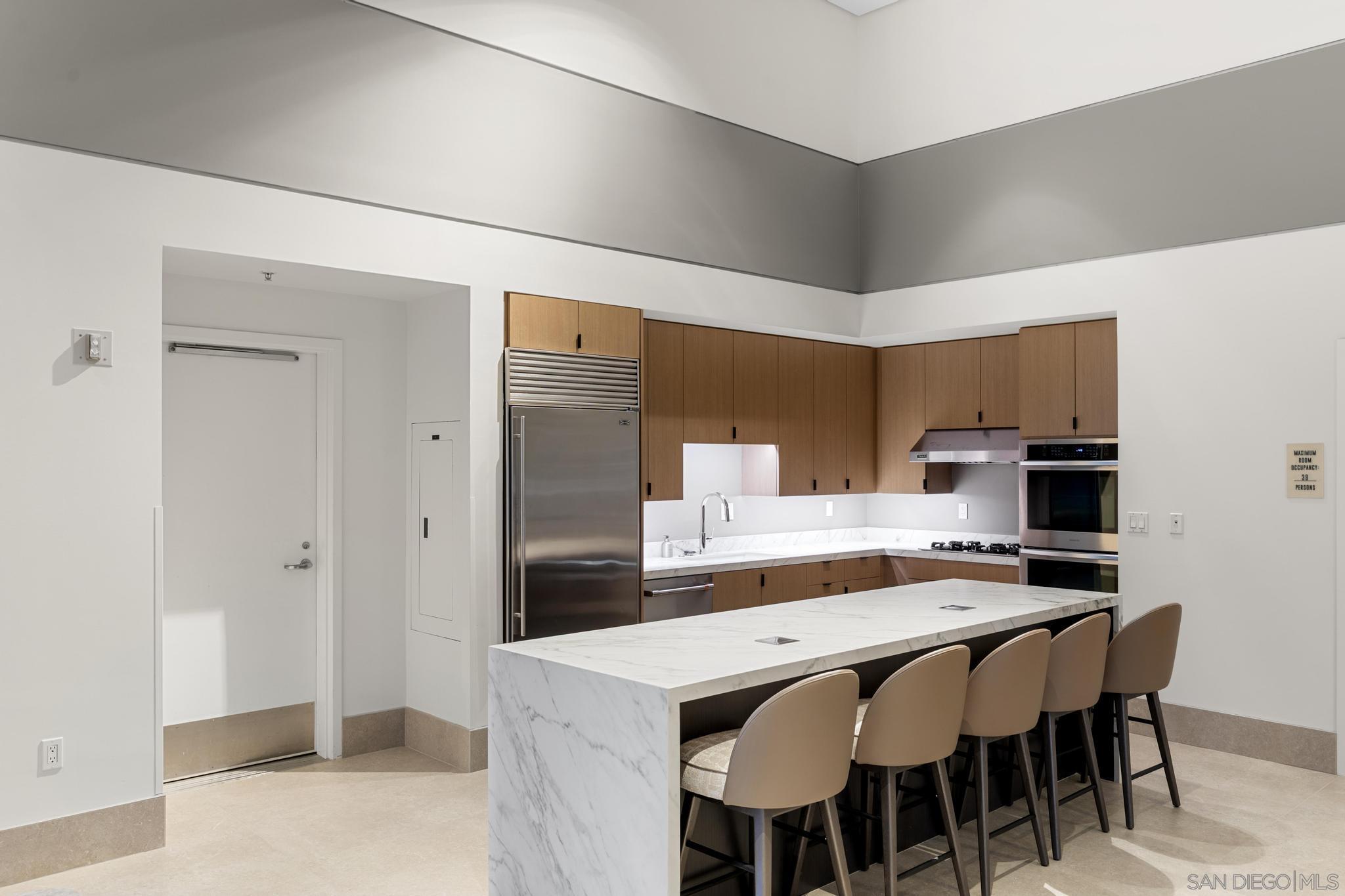 Detail Gallery Image 36 of 52 For 645  Front St  #1604,  San Diego,  CA 92101 - 1 Beds | 2 Baths