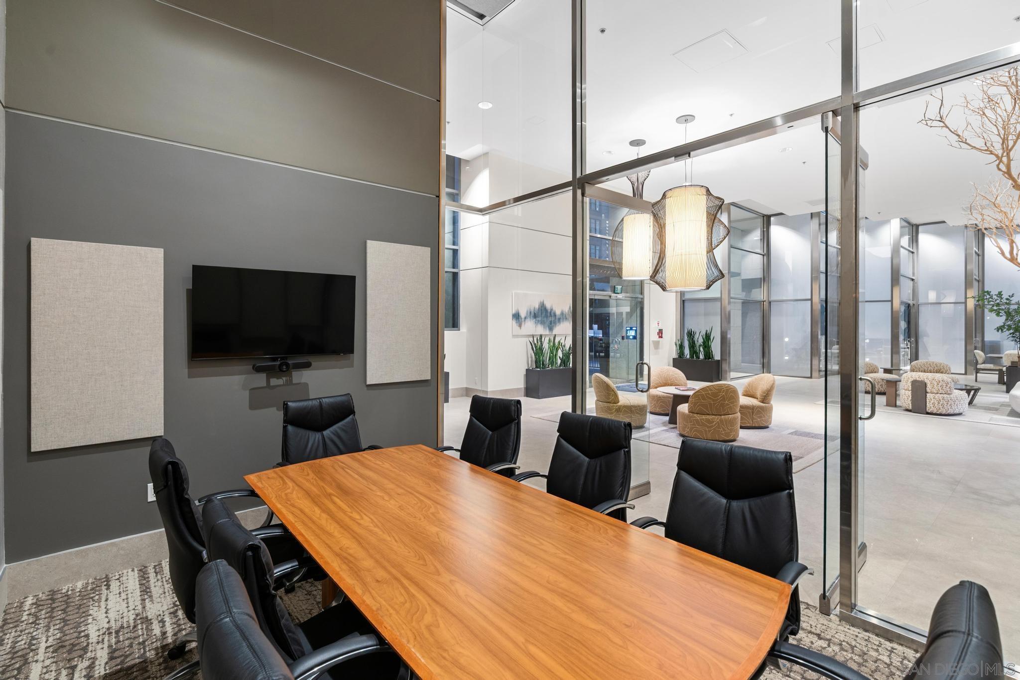 Detail Gallery Image 40 of 52 For 645  Front St  #1604,  San Diego,  CA 92101 - 1 Beds | 2 Baths