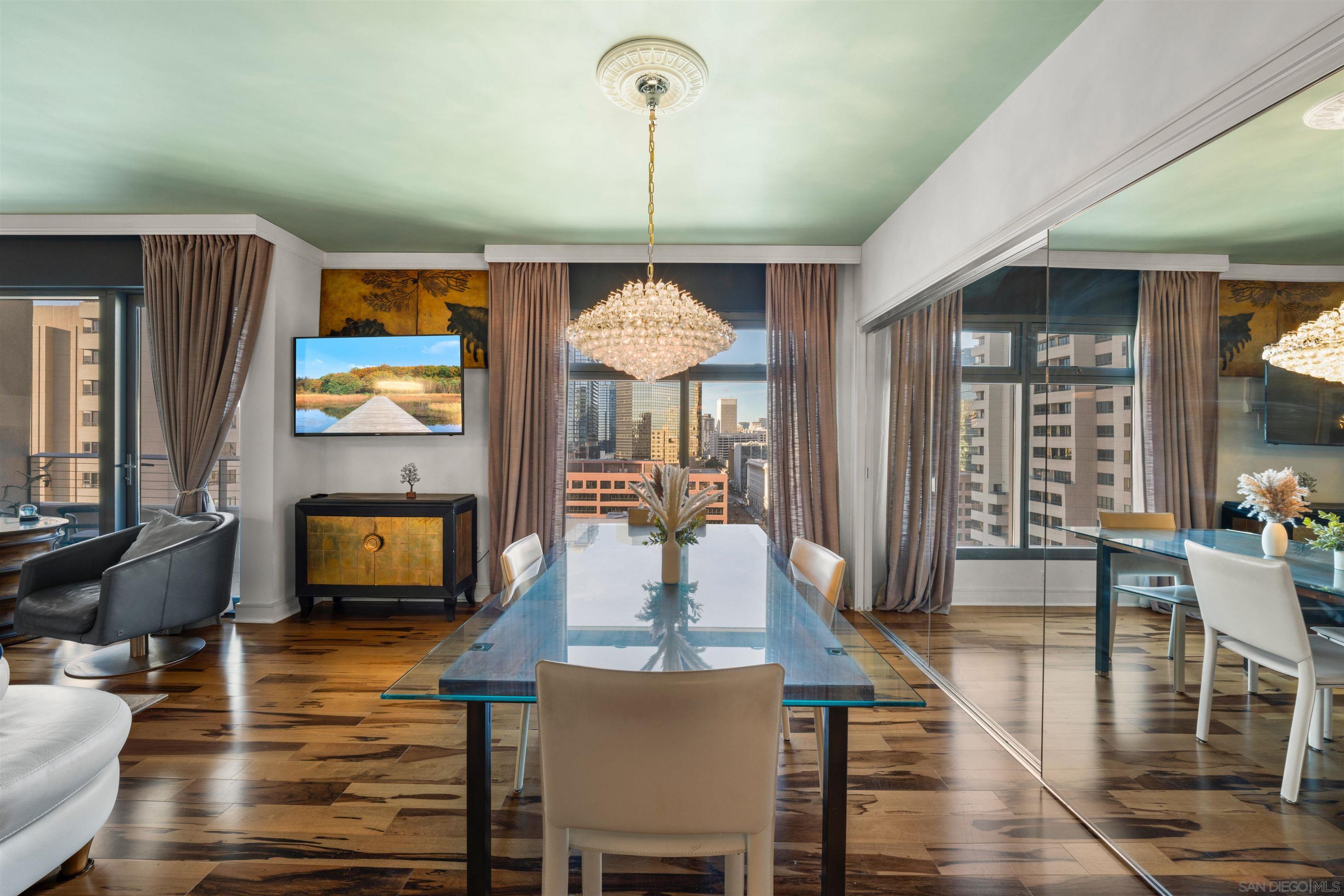 Detail Gallery Image 7 of 52 For 645  Front St  #1604,  San Diego,  CA 92101 - 1 Beds | 2 Baths