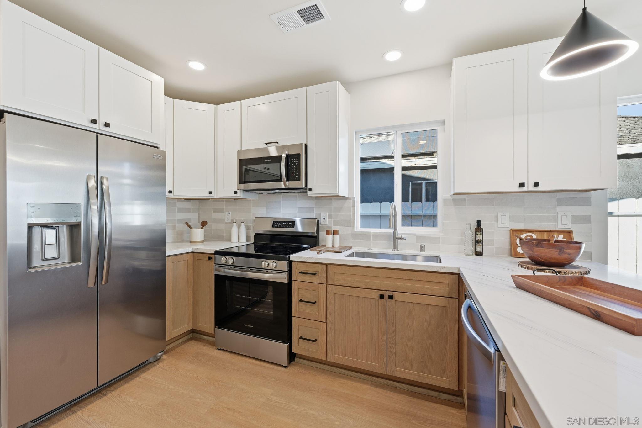 Detail Gallery Image 7 of 27 For 4416  40th St, San Diego,  CA 92116 - 4 Beds | 3 Baths