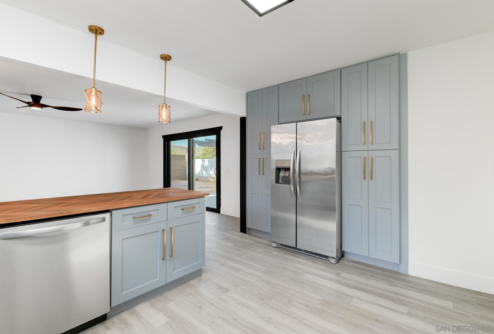 Detail Gallery Image 5 of 22 For 8667  Cetus Rd, San Diego,  CA 92126 - 3 Beds | 2 Baths