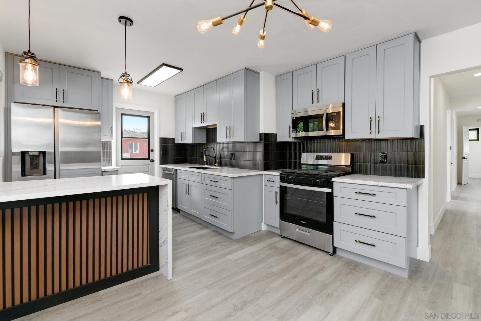 Detail Gallery Image 2 of 18 For 1948  Westinghouse St, San Diego,  CA 92111 - 3 Beds | 2 Baths