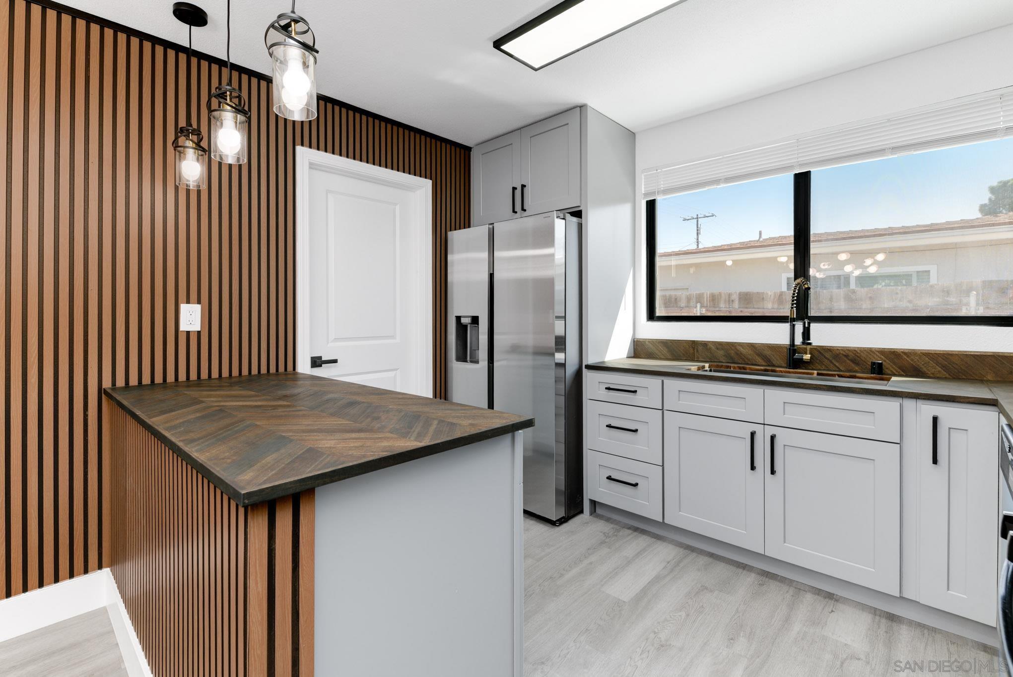 Detail Gallery Image 5 of 25 For 9125  Akard St, Spring Valley,  CA 91977 - 4 Beds | 2 Baths