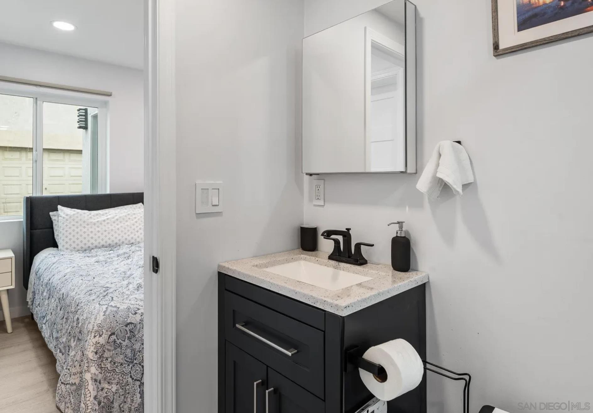 Detail Gallery Image 14 of 43 For 1024-1022  Pascoe St., San Diego,  CA 92103 - 3 Beds | 3 Baths