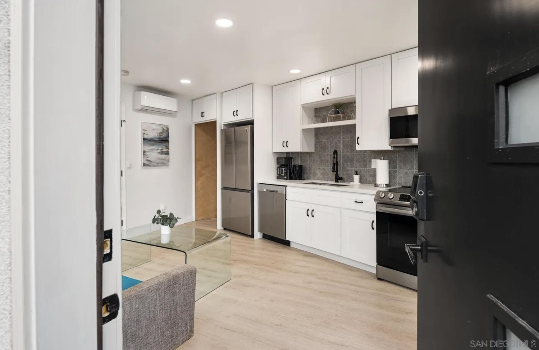 Detail Gallery Image 4 of 43 For 1024-1022  Pascoe St., San Diego,  CA 92103 - 3 Beds | 3 Baths