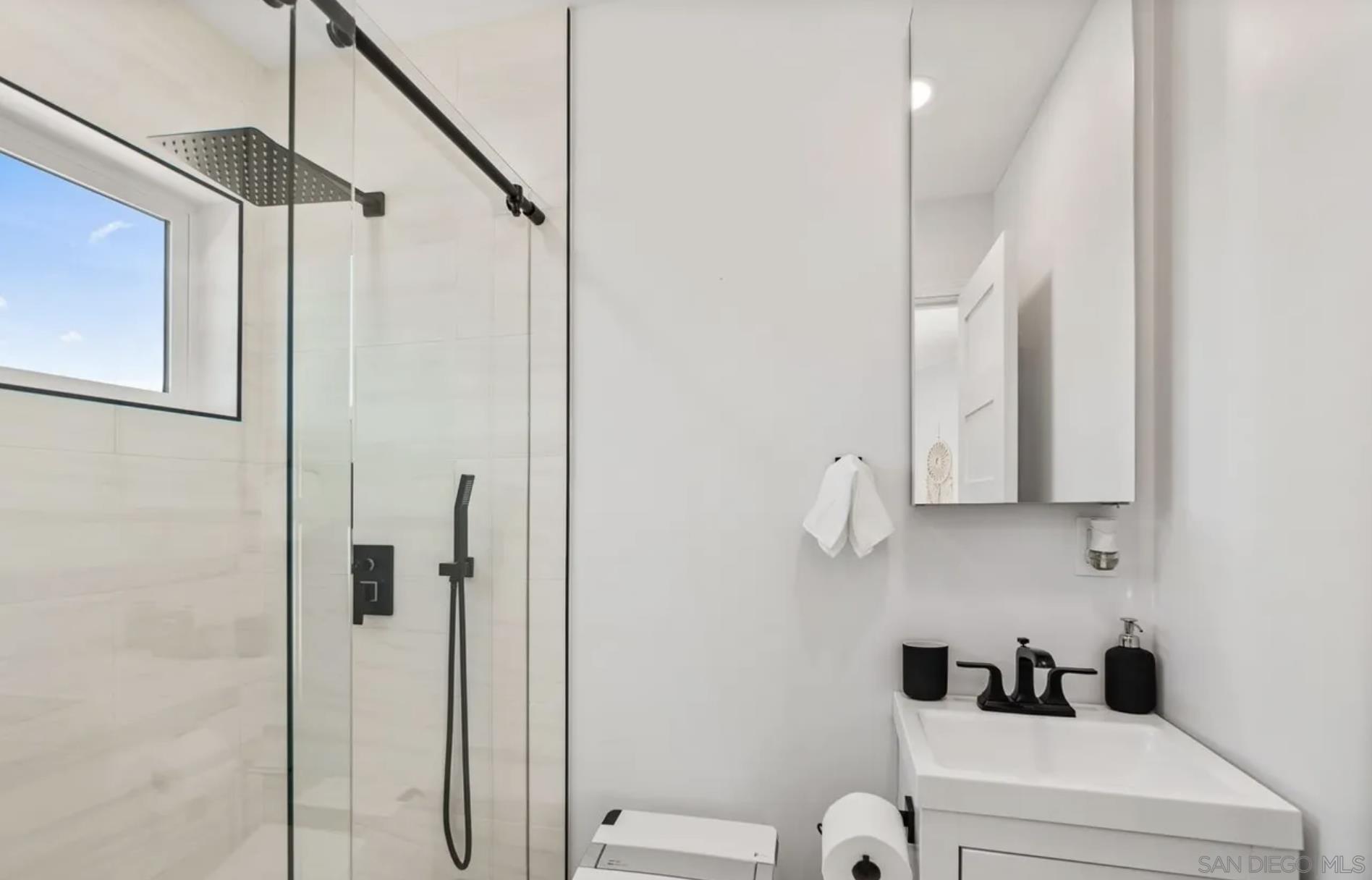 Detail Gallery Image 32 of 43 For 1024-1022  Pascoe St., San Diego,  CA 92103 - 3 Beds | 3 Baths