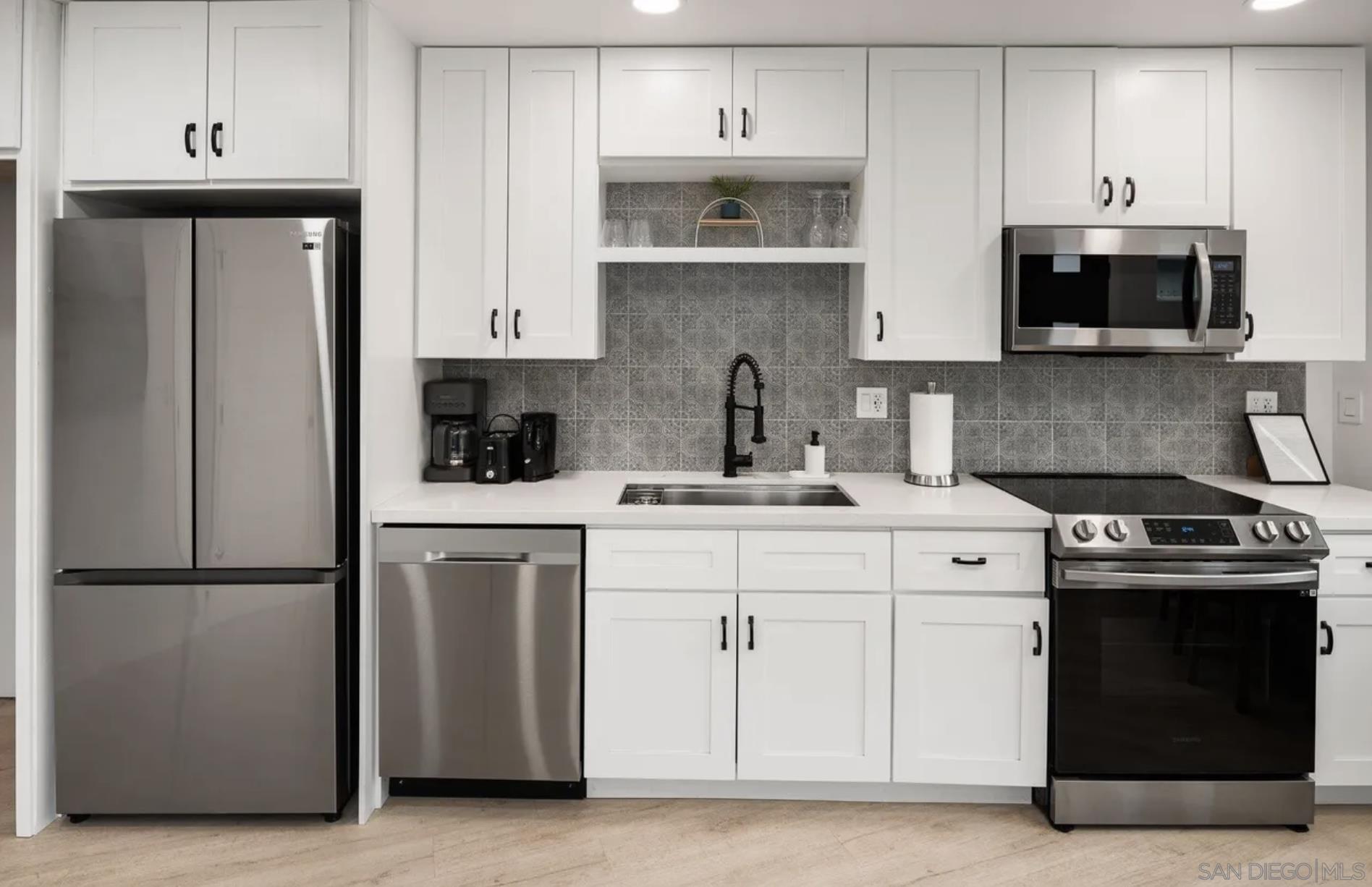 Detail Gallery Image 8 of 43 For 1024-1022  Pascoe St., San Diego,  CA 92103 - 3 Beds | 3 Baths