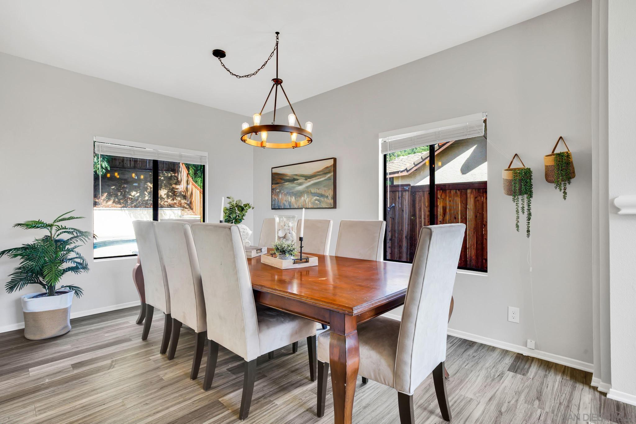 Detail Gallery Image 12 of 31 For 39821  Wild Fflower, Murrieta,  CA 92563 - 4 Beds | 2/1 Baths