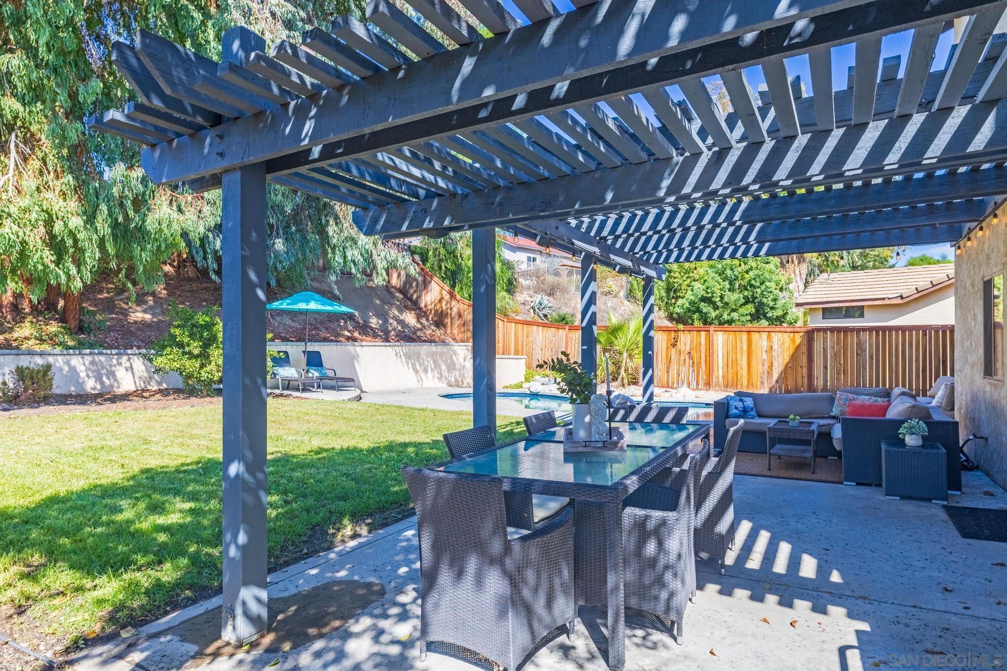 Detail Gallery Image 5 of 31 For 39821  Wild Fflower, Murrieta,  CA 92563 - 4 Beds | 2/1 Baths