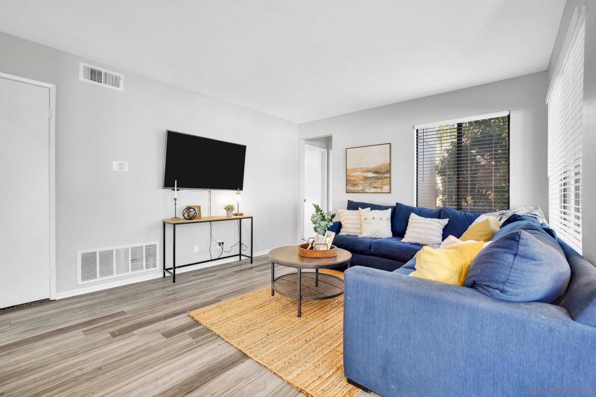 Detail Gallery Image 8 of 31 For 39821  Wild Fflower, Murrieta,  CA 92563 - 4 Beds | 2/1 Baths