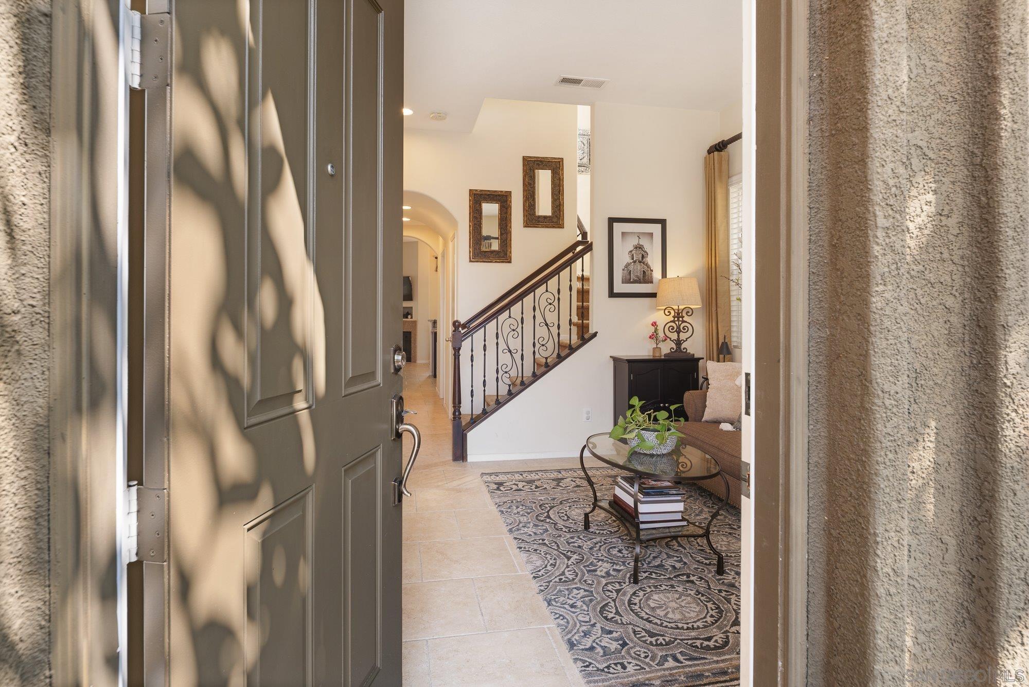 Detail Gallery Image 2 of 50 For 1551  Avenida De Avila, Chula Vista,  CA 91913 - 3 Beds | 2/1 Baths