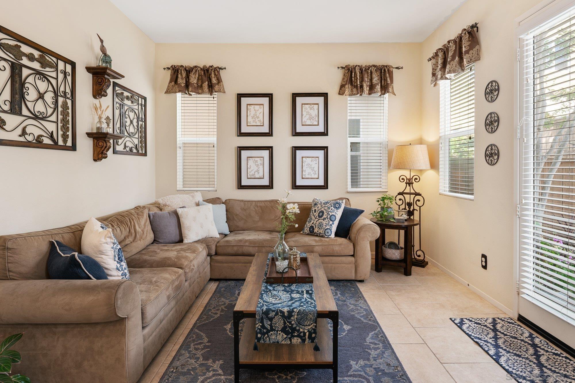Detail Gallery Image 11 of 50 For 1551  Avenida De Avila, Chula Vista,  CA 91913 - 3 Beds | 2/1 Baths