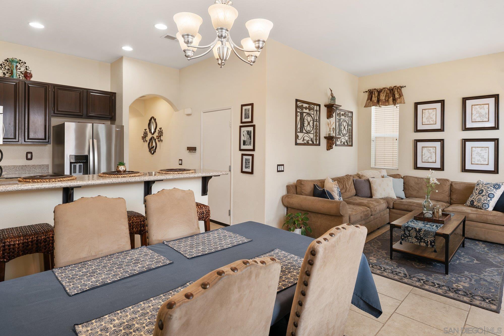 Detail Gallery Image 13 of 50 For 1551  Avenida De Avila, Chula Vista,  CA 91913 - 3 Beds | 2/1 Baths