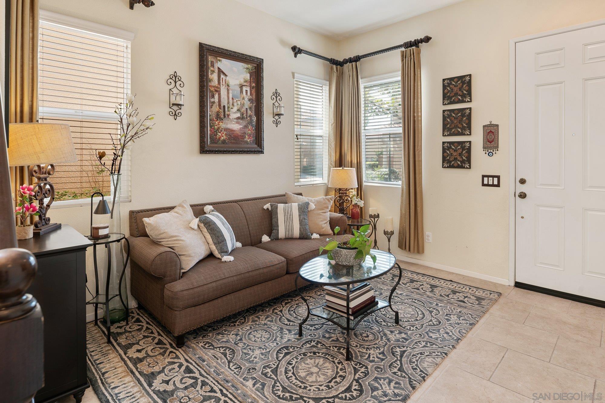 Detail Gallery Image 4 of 50 For 1551  Avenida De Avila, Chula Vista,  CA 91913 - 3 Beds | 2/1 Baths