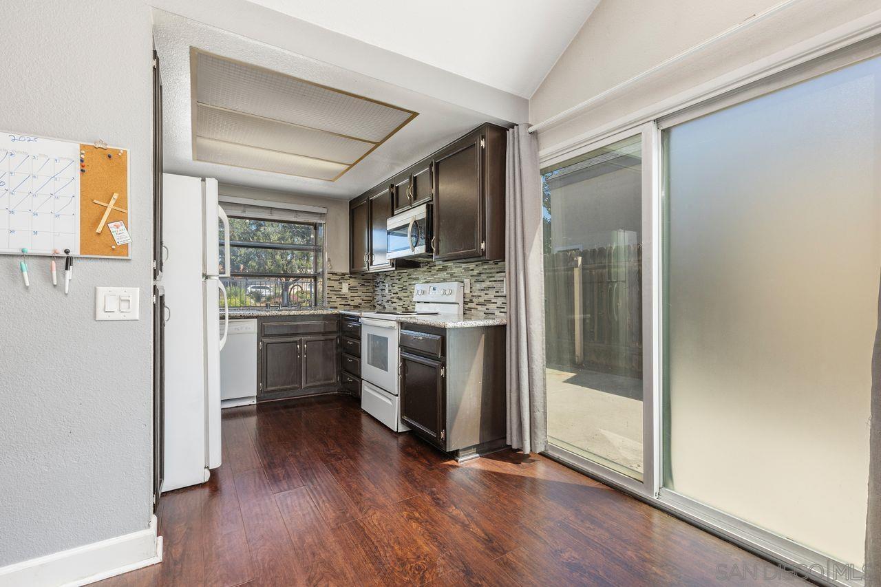 Detail Gallery Image 14 of 34 For 914  Sendero Ave., Escondido,  CA 92026 - 3 Beds | 2/1 Baths