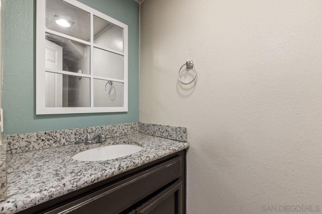 Detail Gallery Image 15 of 34 For 914  Sendero Ave., Escondido,  CA 92026 - 3 Beds | 2/1 Baths