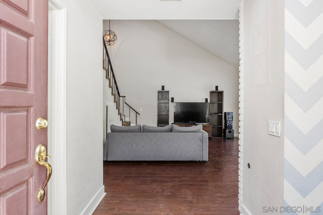 Detail Gallery Image 5 of 34 For 914  Sendero Ave., Escondido,  CA 92026 - 3 Beds | 2/1 Baths