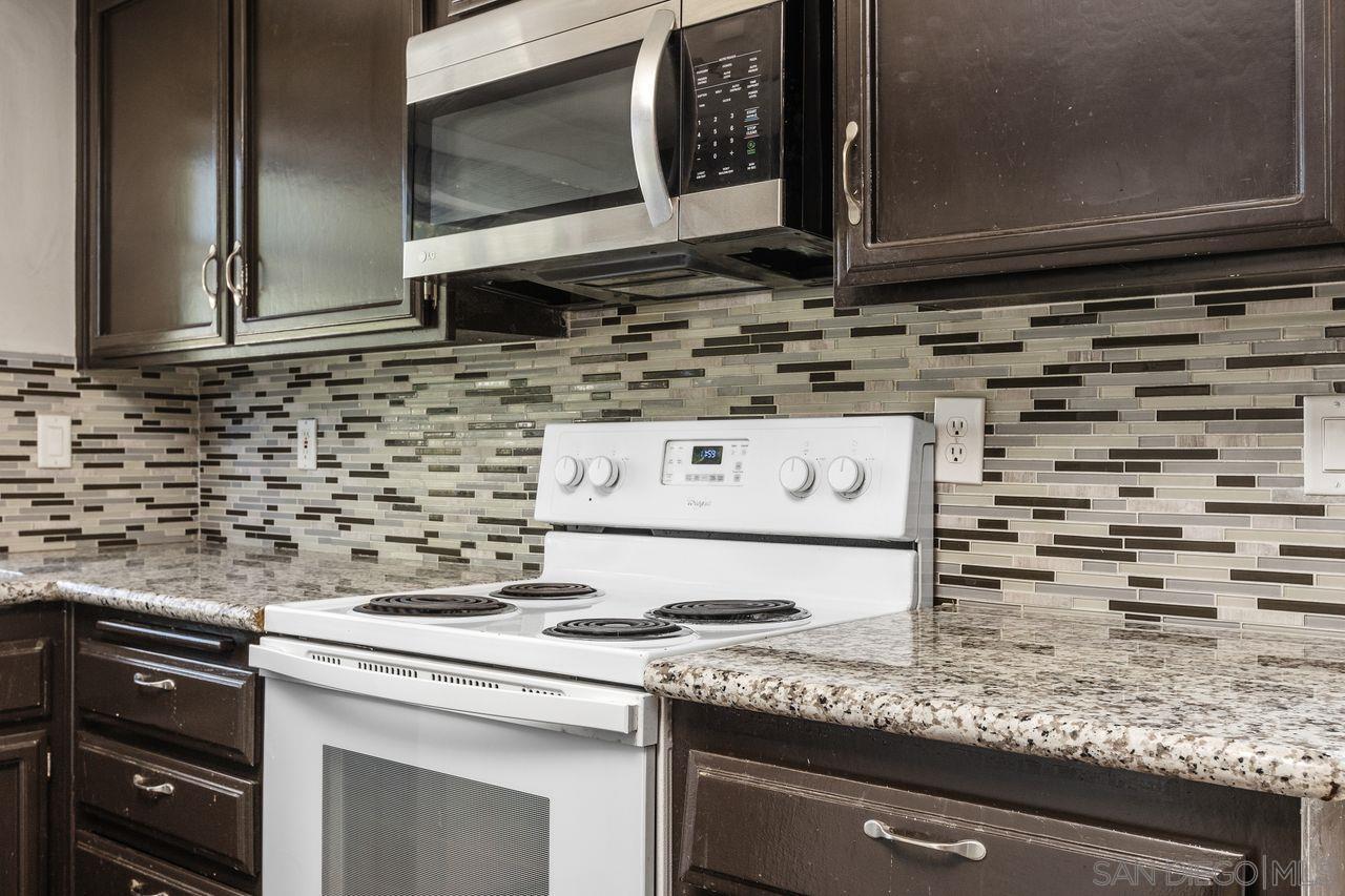 Detail Gallery Image 7 of 34 For 914  Sendero Ave., Escondido,  CA 92026 - 3 Beds | 2/1 Baths