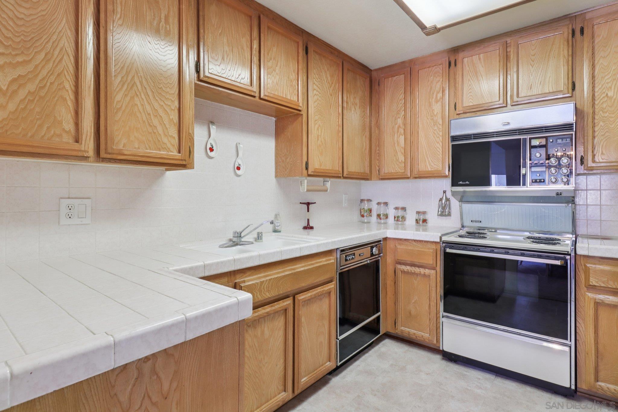 Detail Gallery Image 17 of 72 For 5645  Friars Rd  #386,  San Diego,  CA 92110 - 3 Beds | 2 Baths