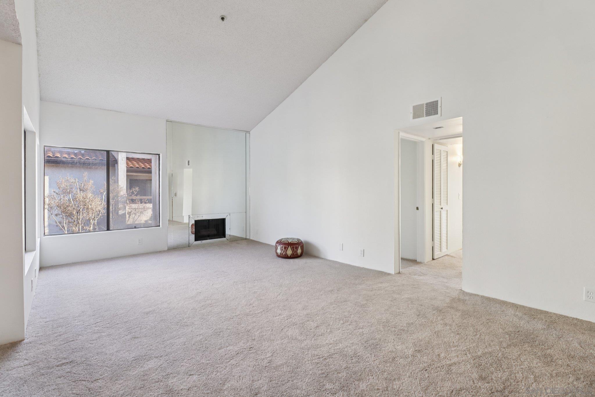 Detail Gallery Image 4 of 72 For 5645  Friars Rd  #386,  San Diego,  CA 92110 - 3 Beds | 2 Baths