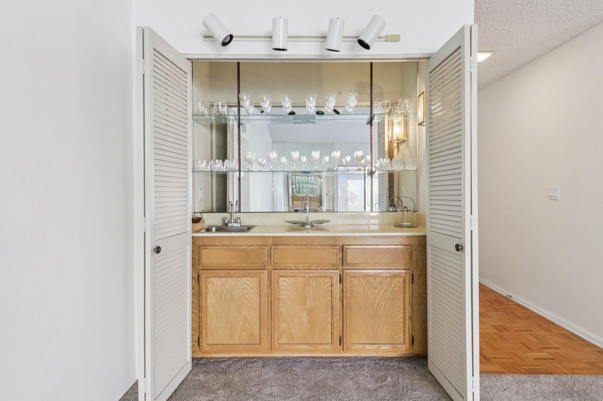 Detail Gallery Image 6 of 72 For 5645  Friars Rd  #386,  San Diego,  CA 92110 - 3 Beds | 2 Baths