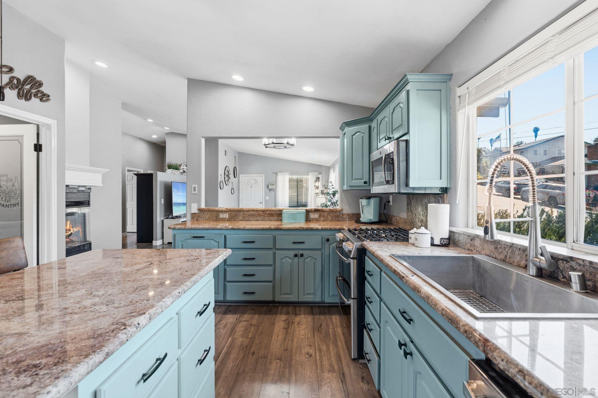 Detail Gallery Image 15 of 61 For 12308  Topa Hill, Lakeside,  CA 92040 - 5 Beds | 4 Baths