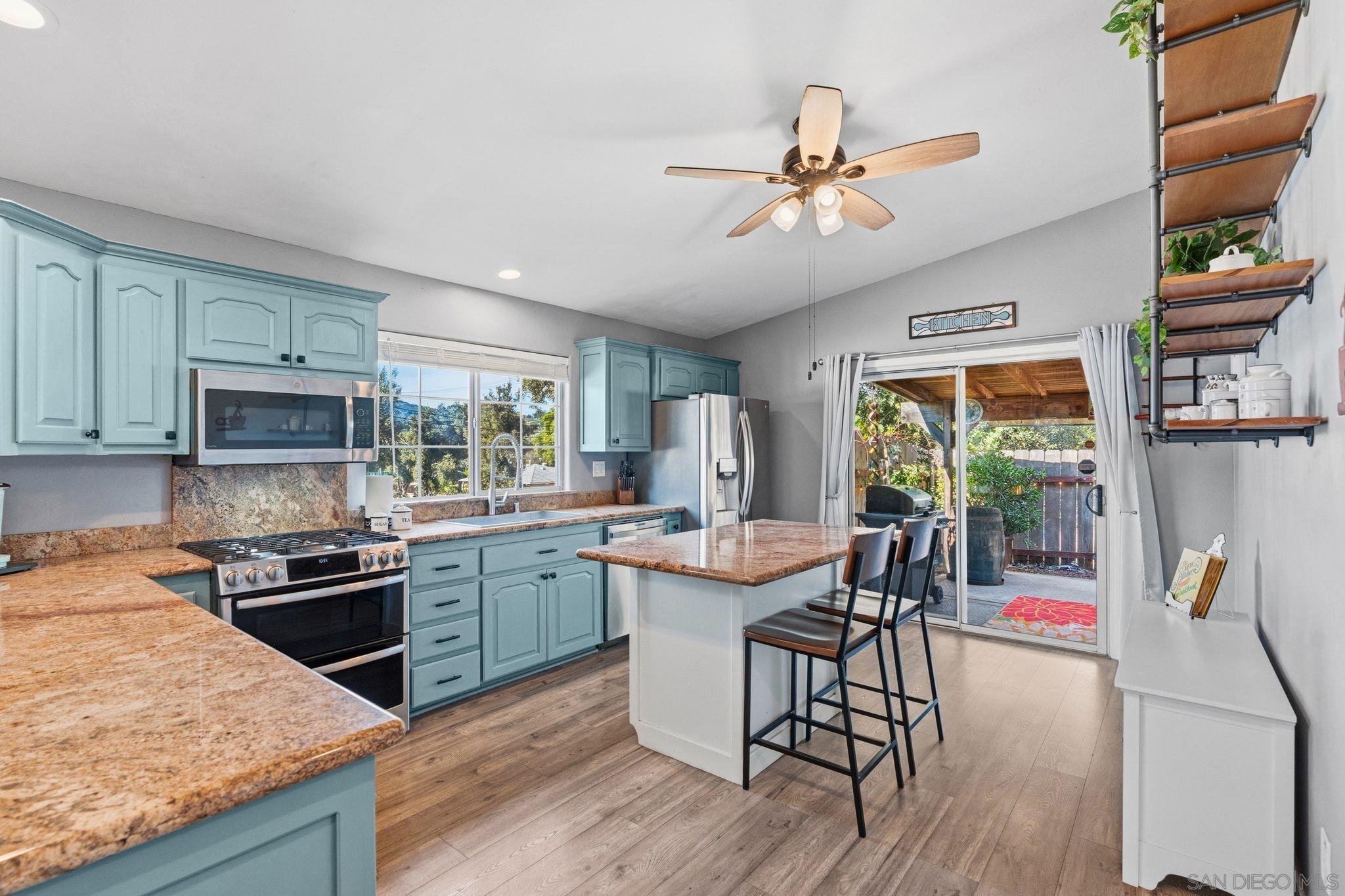 Detail Gallery Image 10 of 61 For 12308  Topa Hill, Lakeside,  CA 92040 - 5 Beds | 4 Baths